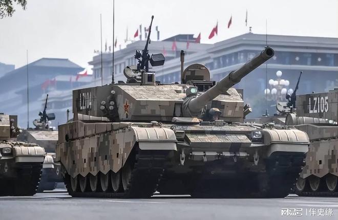 99B震撼领队！100系列战车首亮相中国第四代坦克指挥官真容曝光
